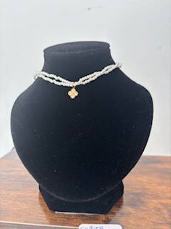Collier fin doubles tour perles