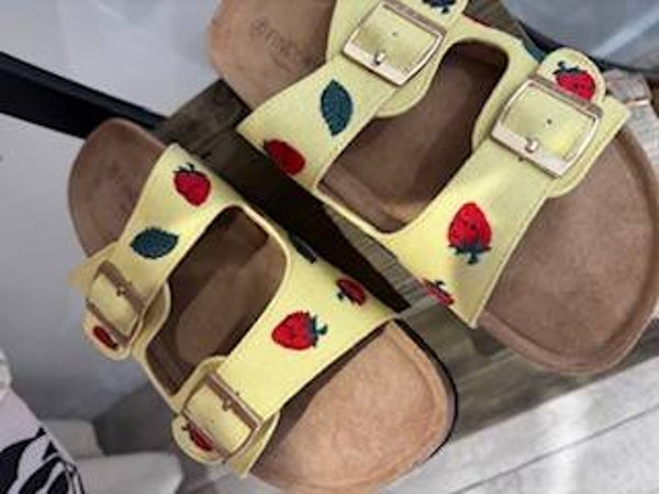 Sandales bride fraises