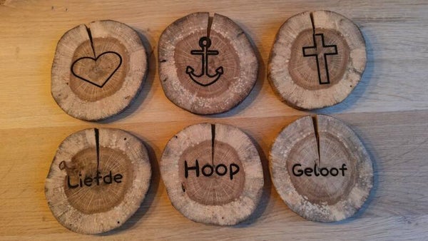 Coastr Onderzetters Eikenhout | Geloof Hoop Liefde