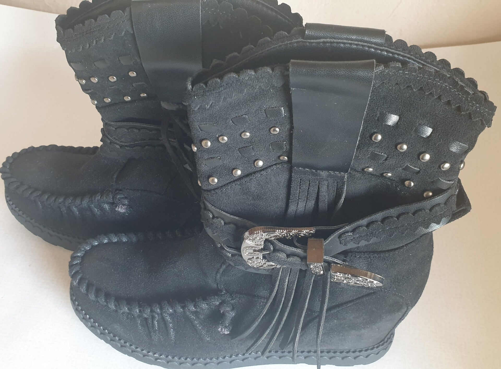 Suede zwarte enkellaarsjes "super made" maat 37