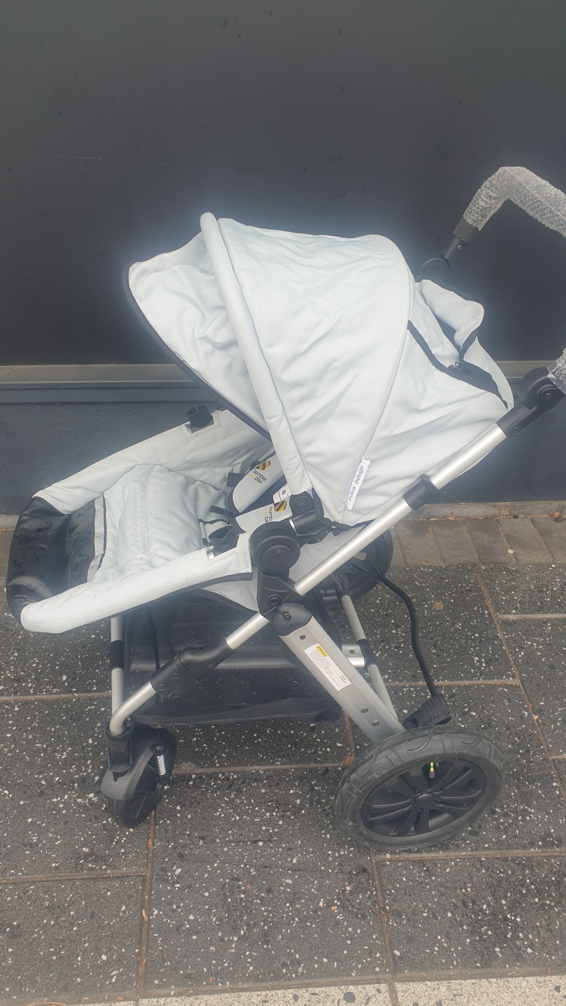 Bumble and Bee combiwagen creme