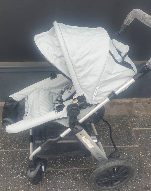 Bumble and Bee combiwagen creme