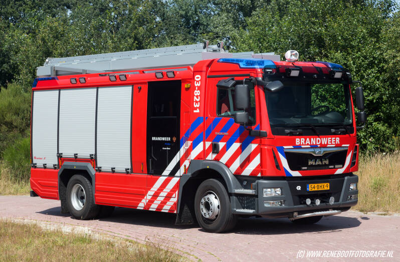 03-8231-ASSEN-WEST-MAN-TGM-DRV-ROSENBAUER-2016-KOPIE.jpg