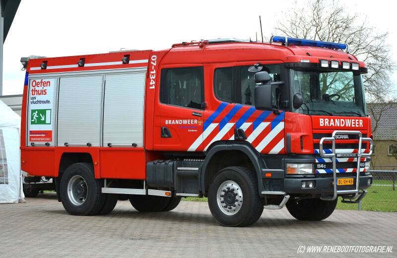 07-1341-GARDEREN-SCANIA-P114C340-CREWCAB-4X4-BSN-ROSENBAUER-2002-2018-KOPIE.jpg