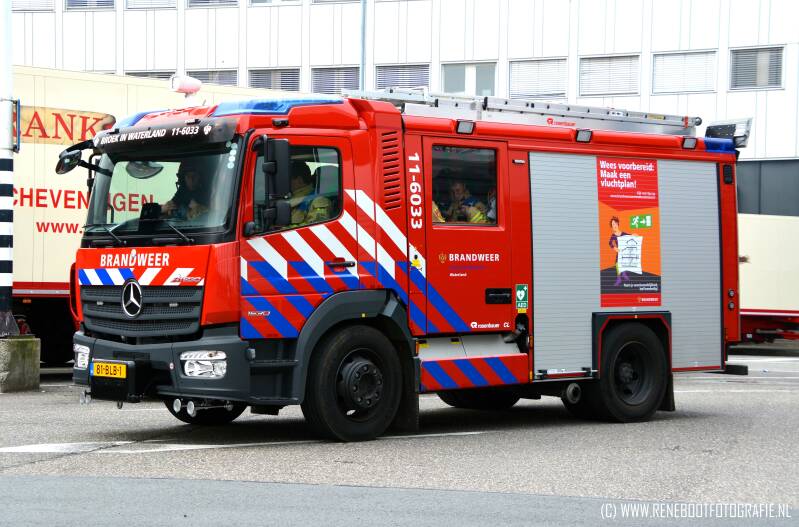 11-6033-BROEK-IN-WATERLAND-MERCEDES-BENZ-ATEGO-ROSENBAUER-2018-KOPIE.jpg