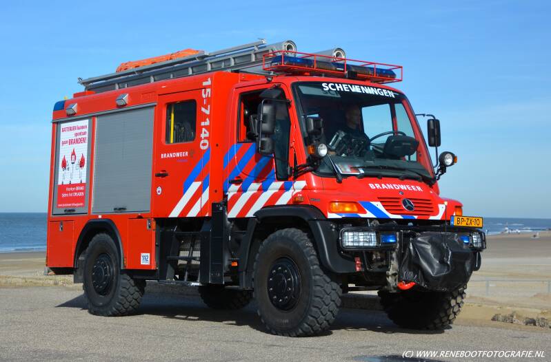 15-7140-den-haag-scheveningen-mercedes-unimog-u500-touw-godiva-2005-kopiejpg.jpg