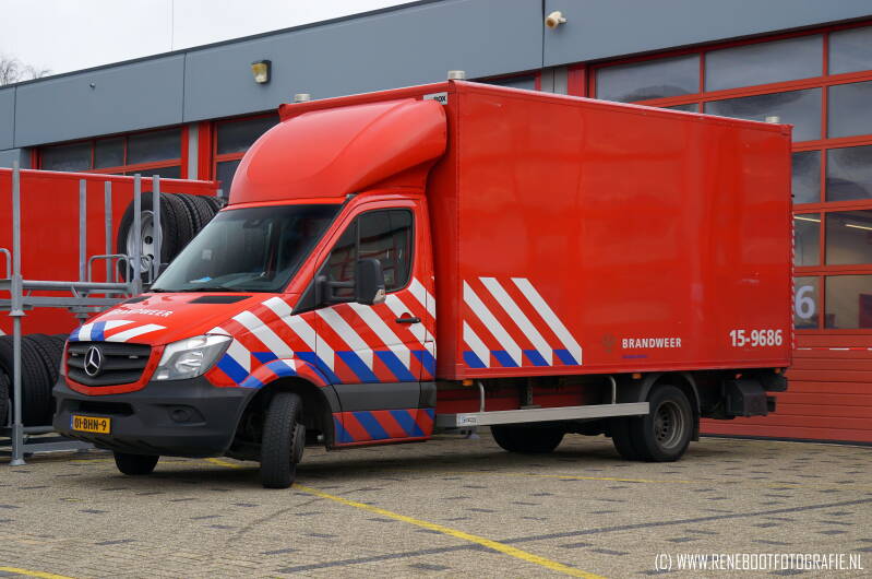 15-9686-DEN-HAAG-LOOSDUINEN-LOGISTIEK-MERCEDES-BENZ-516CDI-SPRINTER-CITY-BOX-dHOLLANDIA-2012-VW-KOPIE.jpg