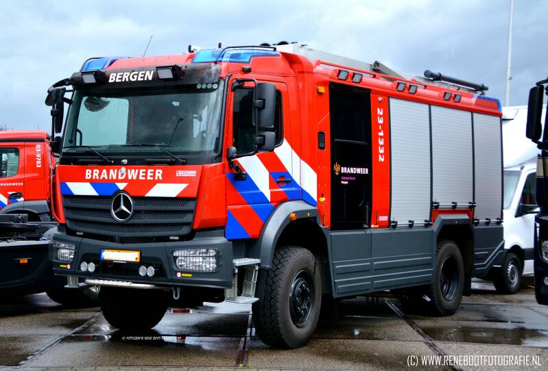 23-1332-BERGEN-MERCEDES-BENZ-ATEGO-4X4-KENBRI-ROSENBAUER-2019-KOPIE.jpg