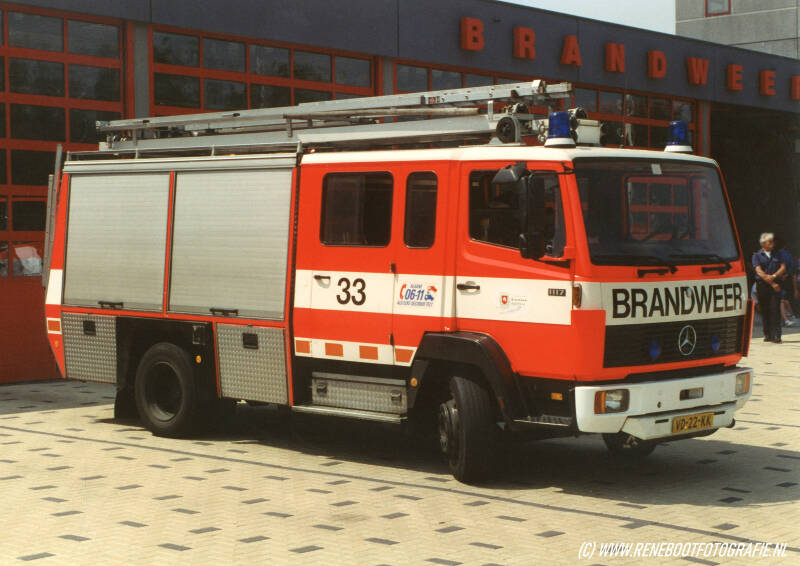 33-DEN-HAAG-MERCEDES-BENZ-1117-ECOLINER-DOESCHOT-ROSENBAUER-1989-2004-KOPIE.jpg