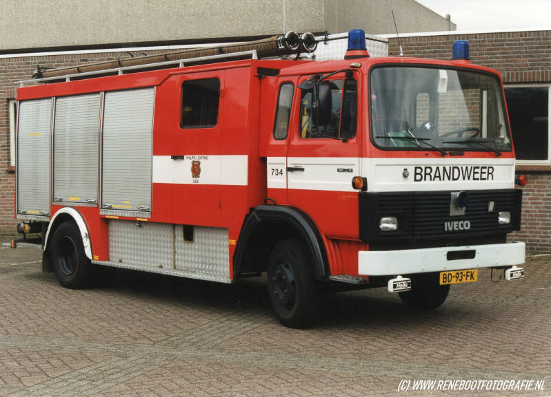 734-BEDRIJFSBRANDWEERPHILIPS-LICHTNING-OSS-IVECO-MAGIRUS-dEN-HARTOG-BACHERT-1981-1996-KOPIE.jpg