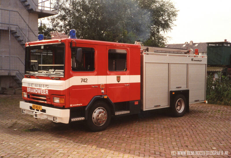742-VOORBURG-DENNIS-RAPIER-F88-KRONENBURG-1992-2000-KOPIE.jpg