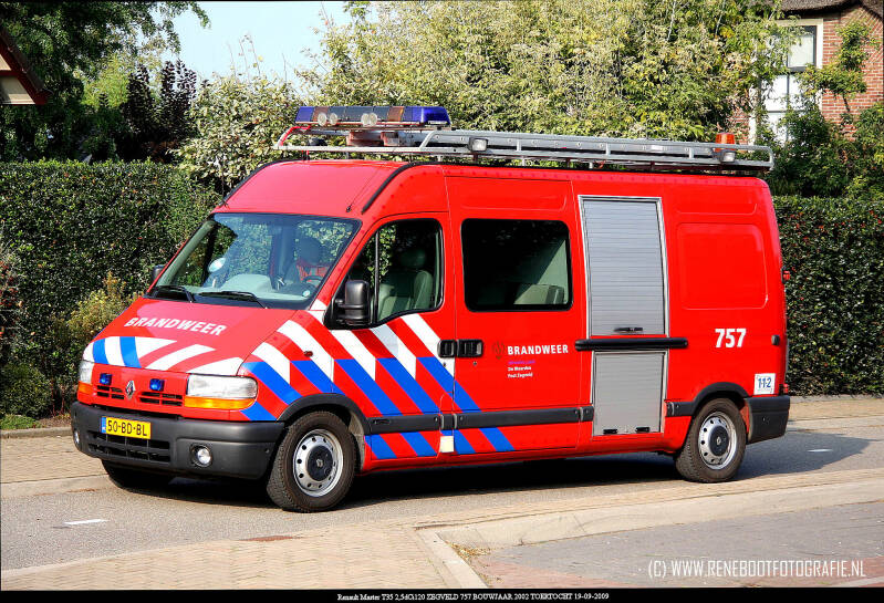 757-ZEGVELD-RENAULT-MASTER-25CDI-BAKKERPM5-2002-KOPIE.jpg