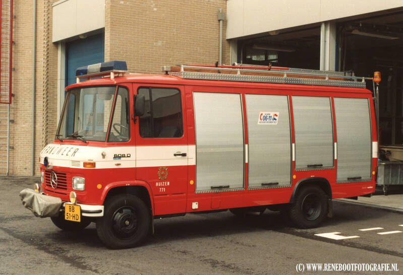 771-HUIZEN-MERCEDES-BENZ-608D-DOESCHOT-ROSENBAUER-1982-1995-HV2-KOPIE.jpg
