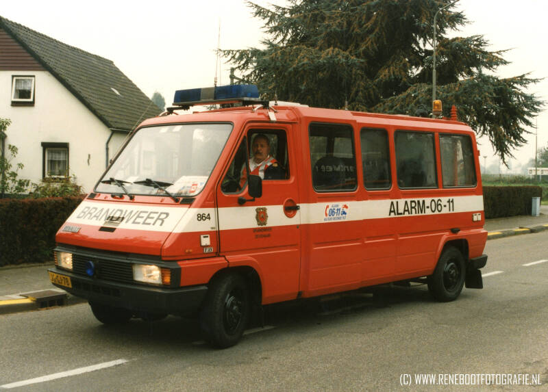 86-ZEVENAAR-RENAULT-TRAFIC-1985-1997-DB-VC-KOPIE.jpg
