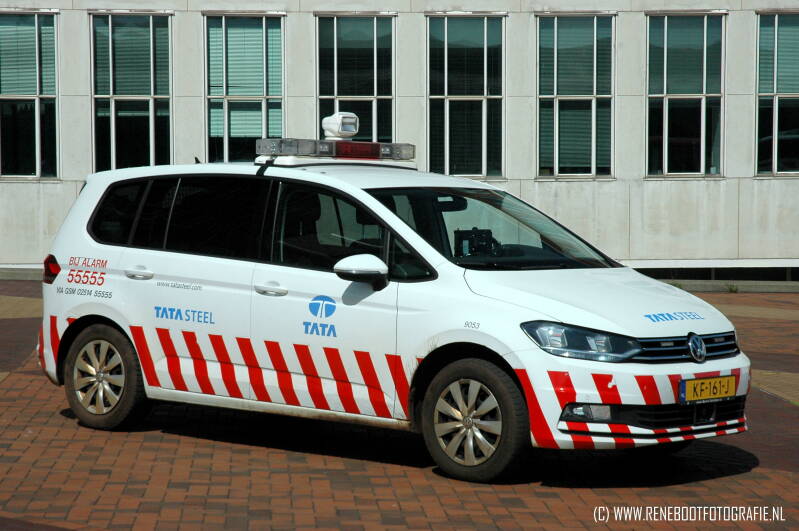 9083-VELSEN-BEDRIJFSBEVEILIGING-TATA-STEEL-VOLKSWAGEN-TOURAN-KOPIE.jpg