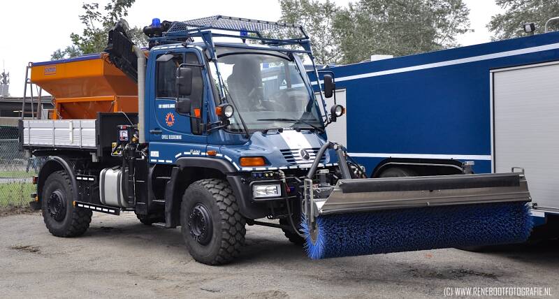 BRASSCHAAT-MERCEDES-BENZ-UNIMOG-U400-CIVIELE-BESCHERMING-KOPIE.jpg