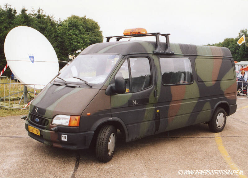 KL-27-03-FORD-TRANSIT-KONINKLIJKE-LUCHTMACHT-KOPIE.jpg