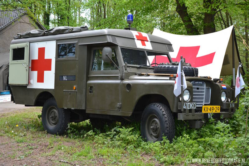 KX-49-29-LANDROVER-109-AMBULANCE-KONINKLIJKE-LANDMACHT-KOPIE.jpg