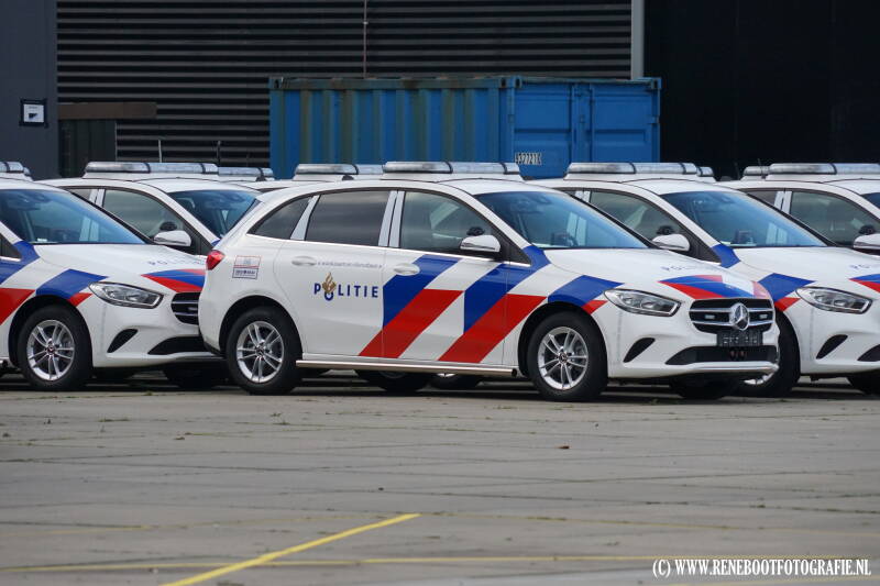 NIEUWE-MERCEDES-BENZ-B-KLASSE-MET-DE-ORGINELE-VELGEN-2020-KOPIE.jpg