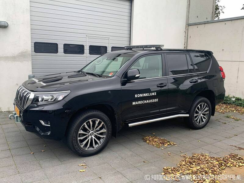 TOYOTA-LANDCRUISER-GARAGE-KMAR-SCHIPHOL-2020-KOPIE.jpg