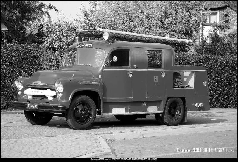 ZEGVELD-CHEVROLET-4100-KRONENBURG-1958-1977-RIJDEND-MUSEUMVOERTUIG-KOPIE.jpg
