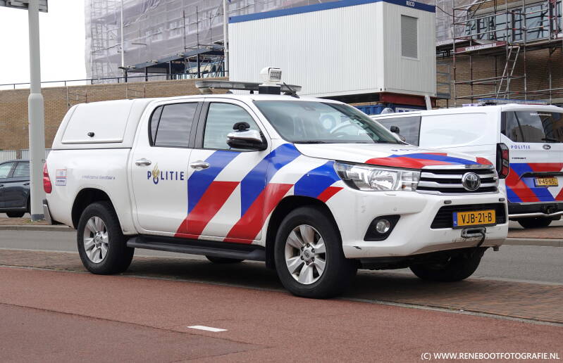toyota-hilux-bureau-scheveningen-tenaamstelling-03-2021-kopie-standard.jpg