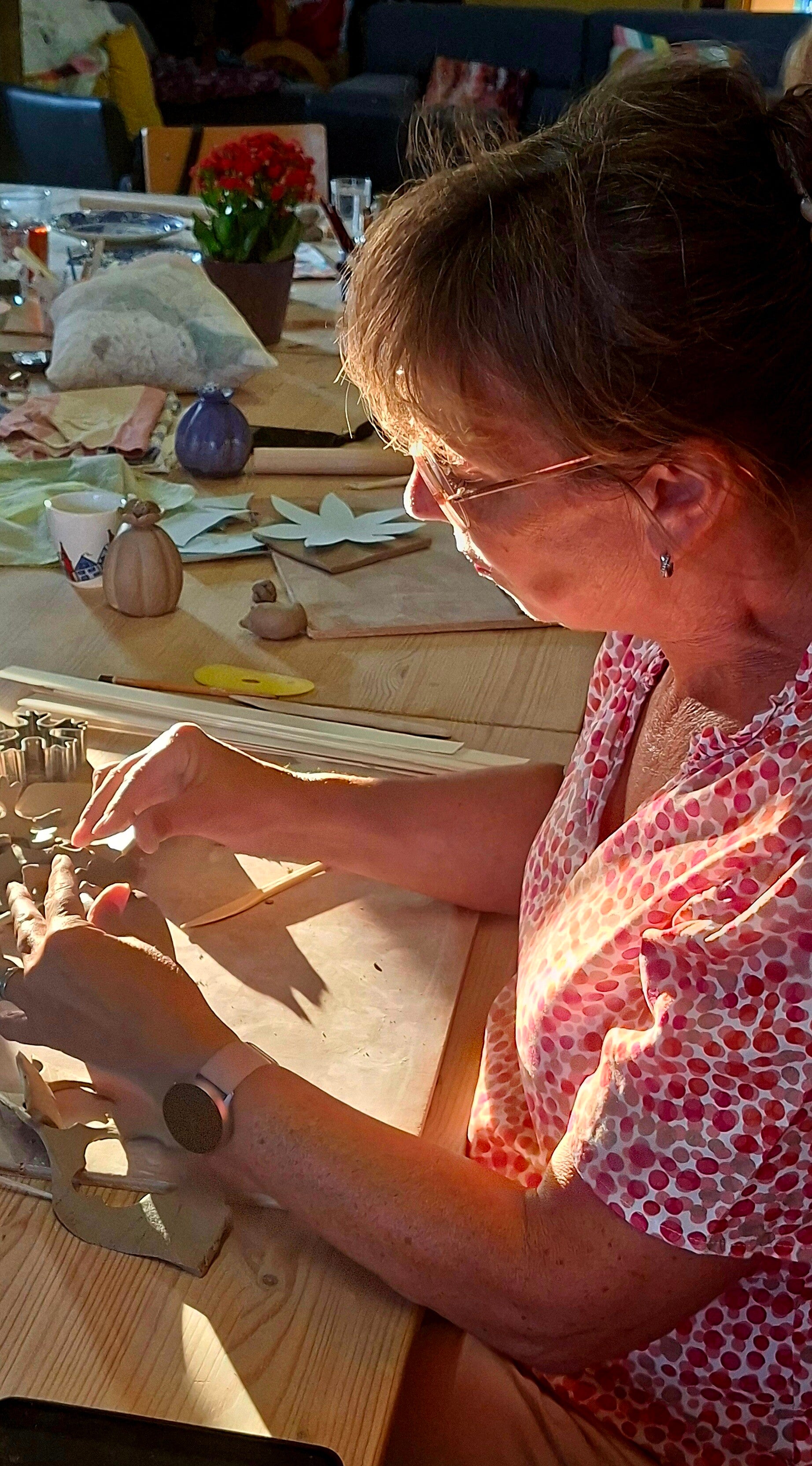 Cursus ONTDEK DE KLEI       woensdag ochtend  10 lessen v/a 21 januari