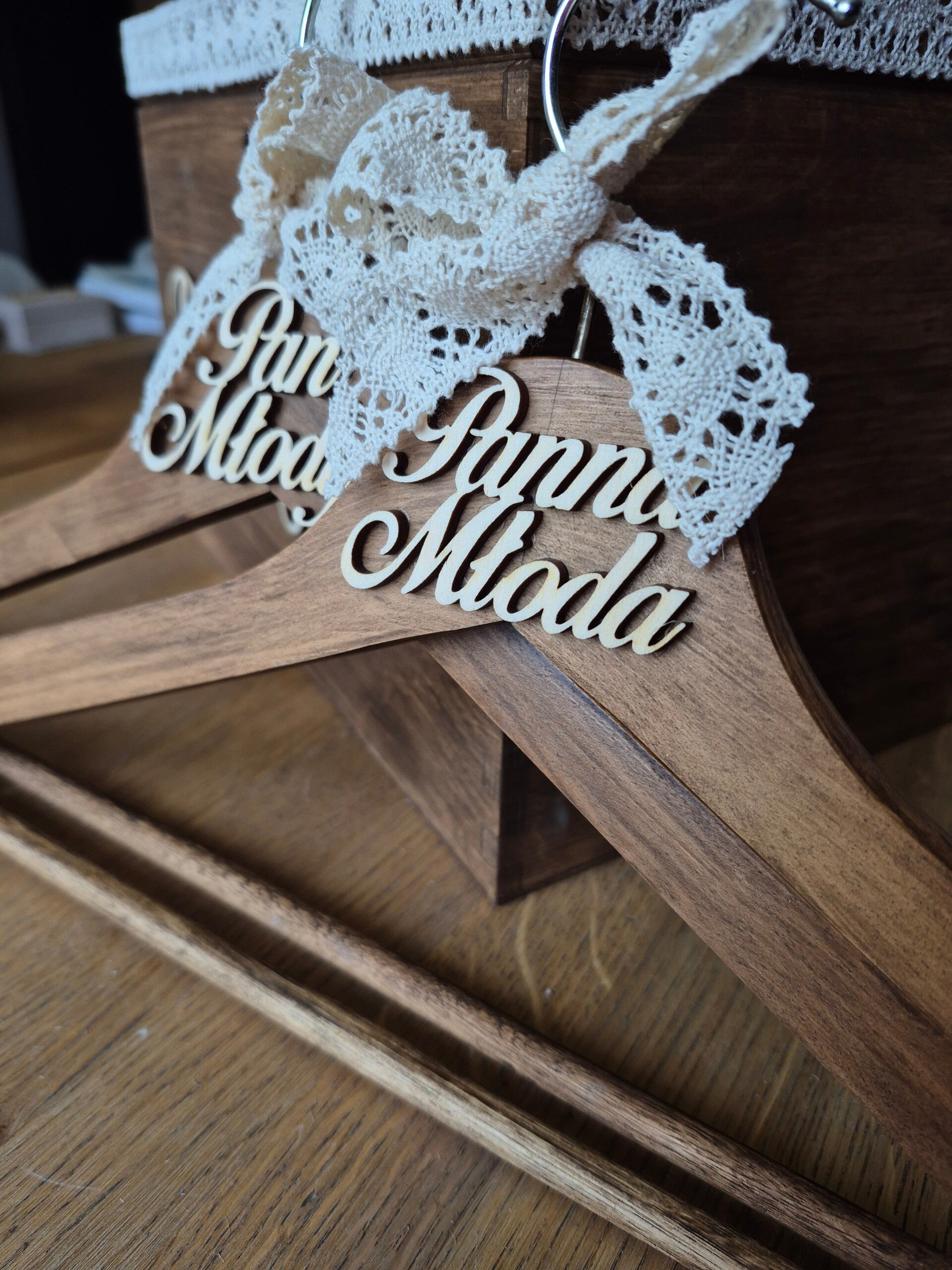 Wieszaki ślubne Boho