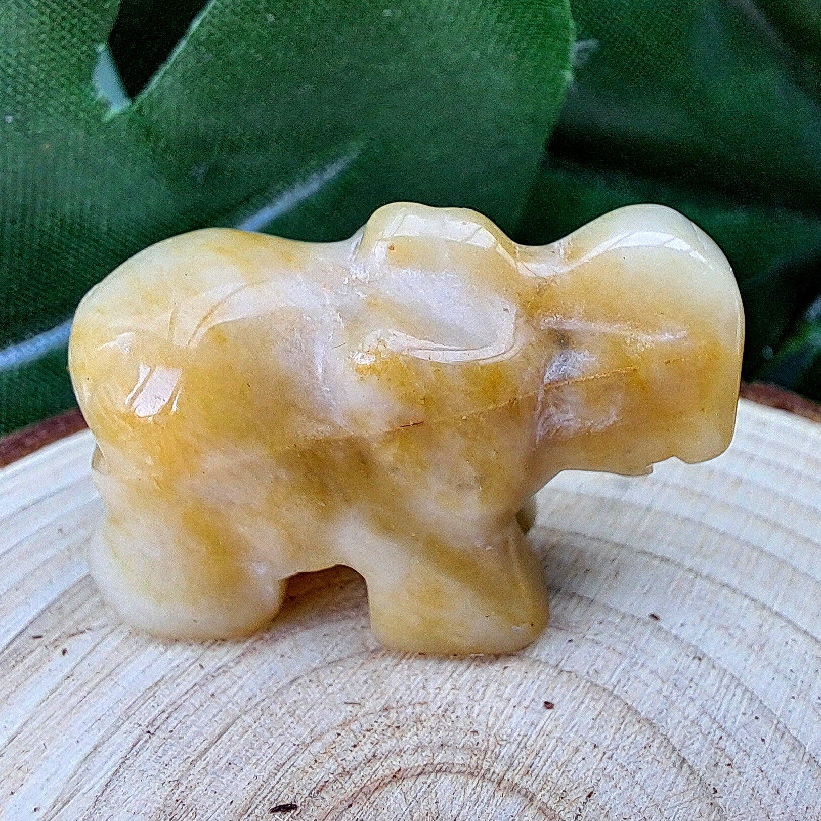 Collectibles - Olifant - Gele calciet - +/- 3 cm