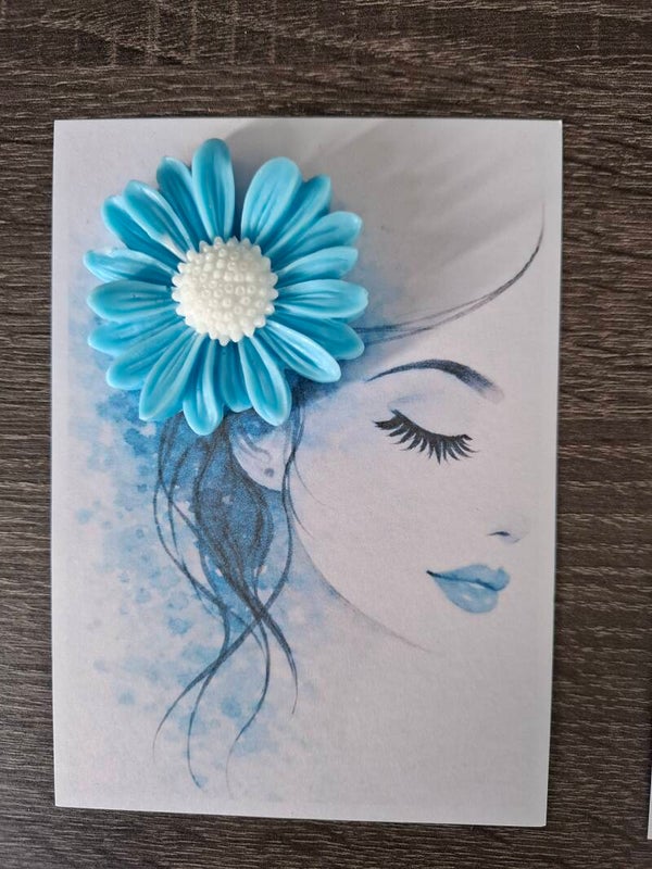 Meisje met bloem