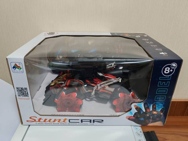 2.4GHz Gesture Sensing Water Bomb Spray Stunt RC Car