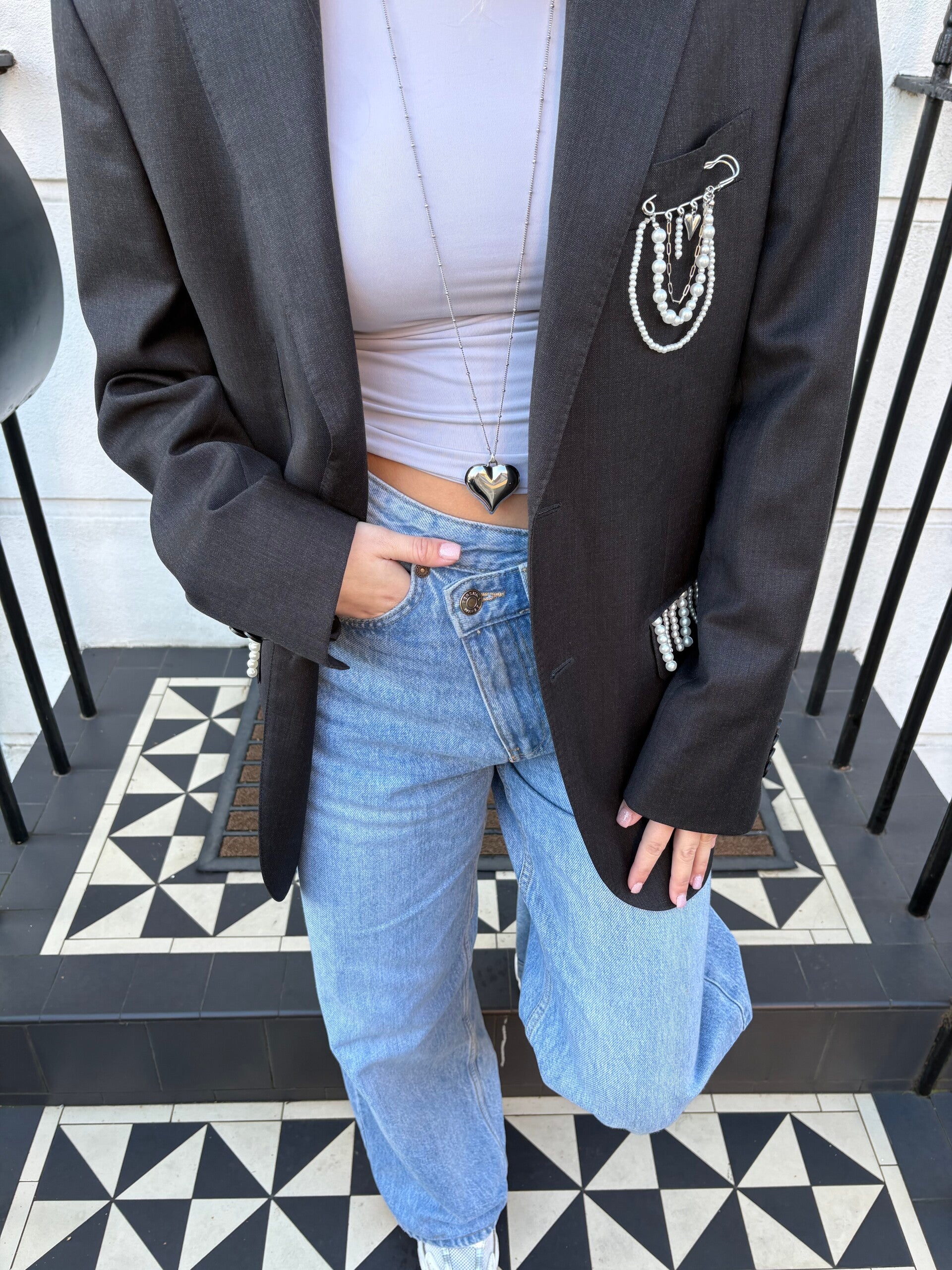 Broche pearl blazer