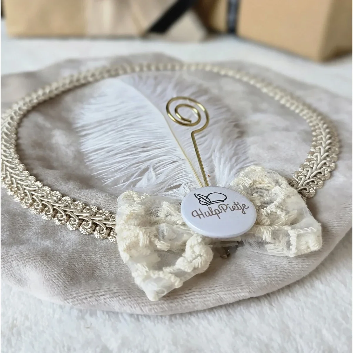 Pietenmuts velvet beige strik