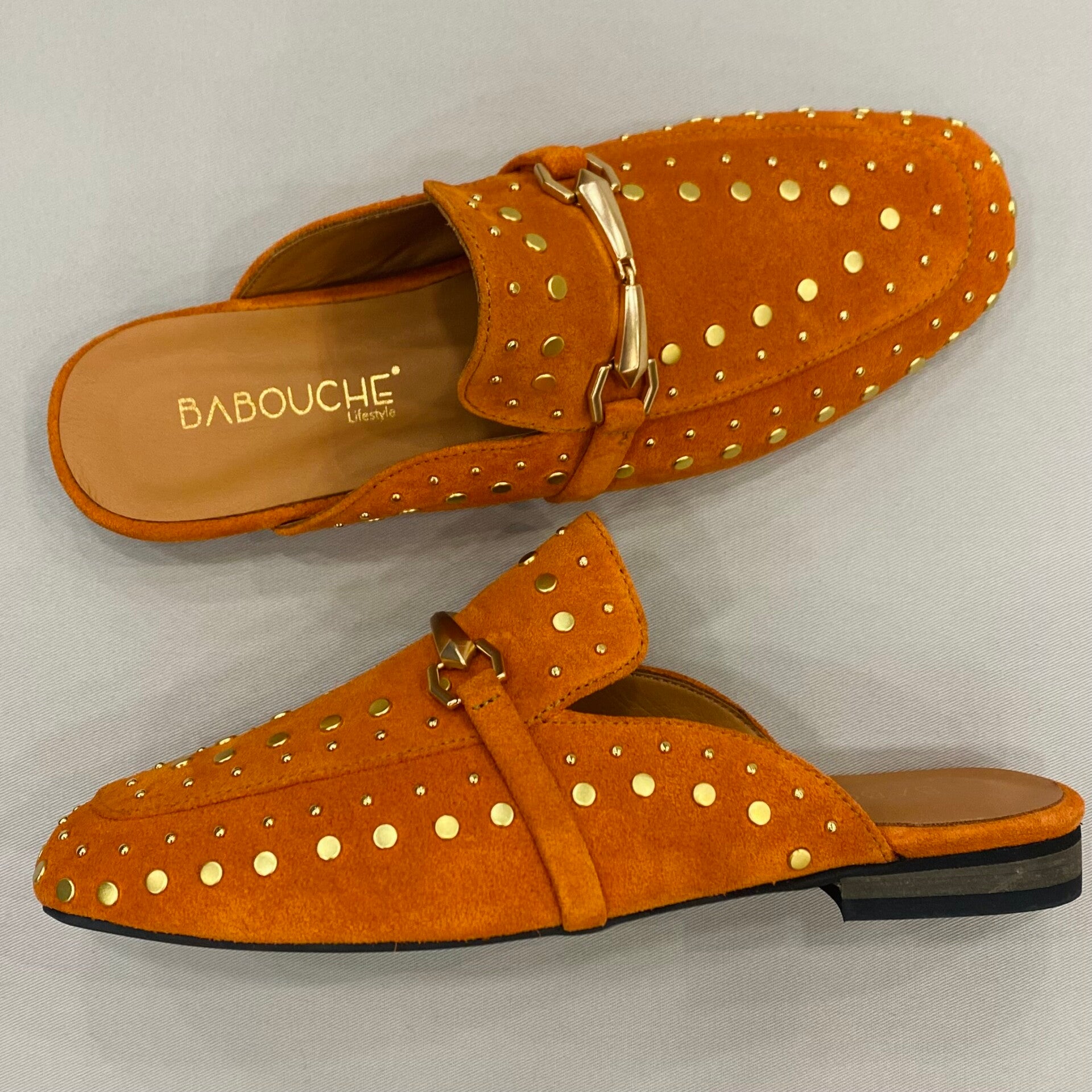 Babouche G5615-2 slipper suede oranje met studs goudkleurig