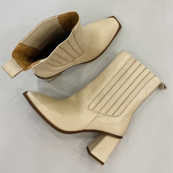 Frank 6980 laarsje leer off white met hak