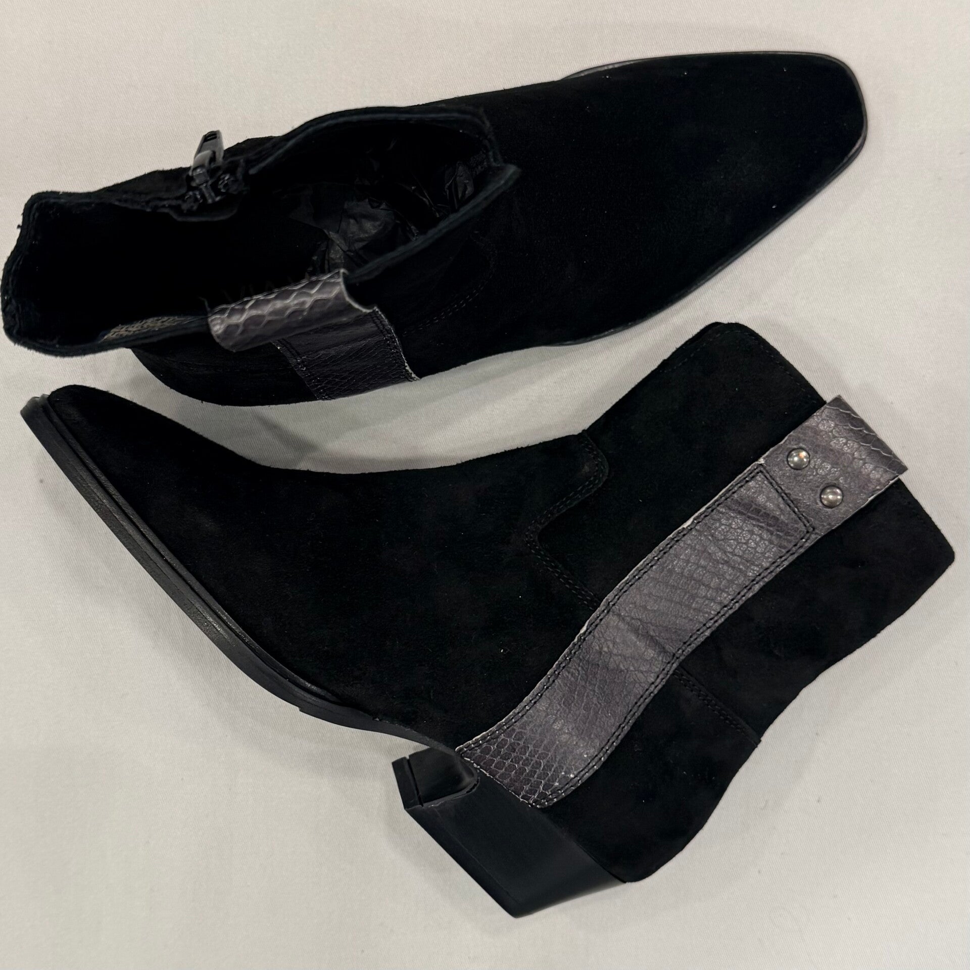 Via Vai 62489-01-900 Keira Weston enkel laarsje suede zwart