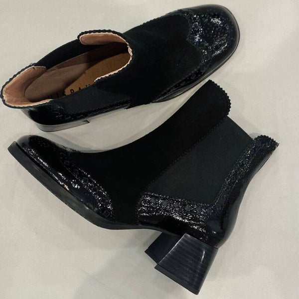 Hispanitas 243588 Milan laarsje suede, lakleer zwart met hakje