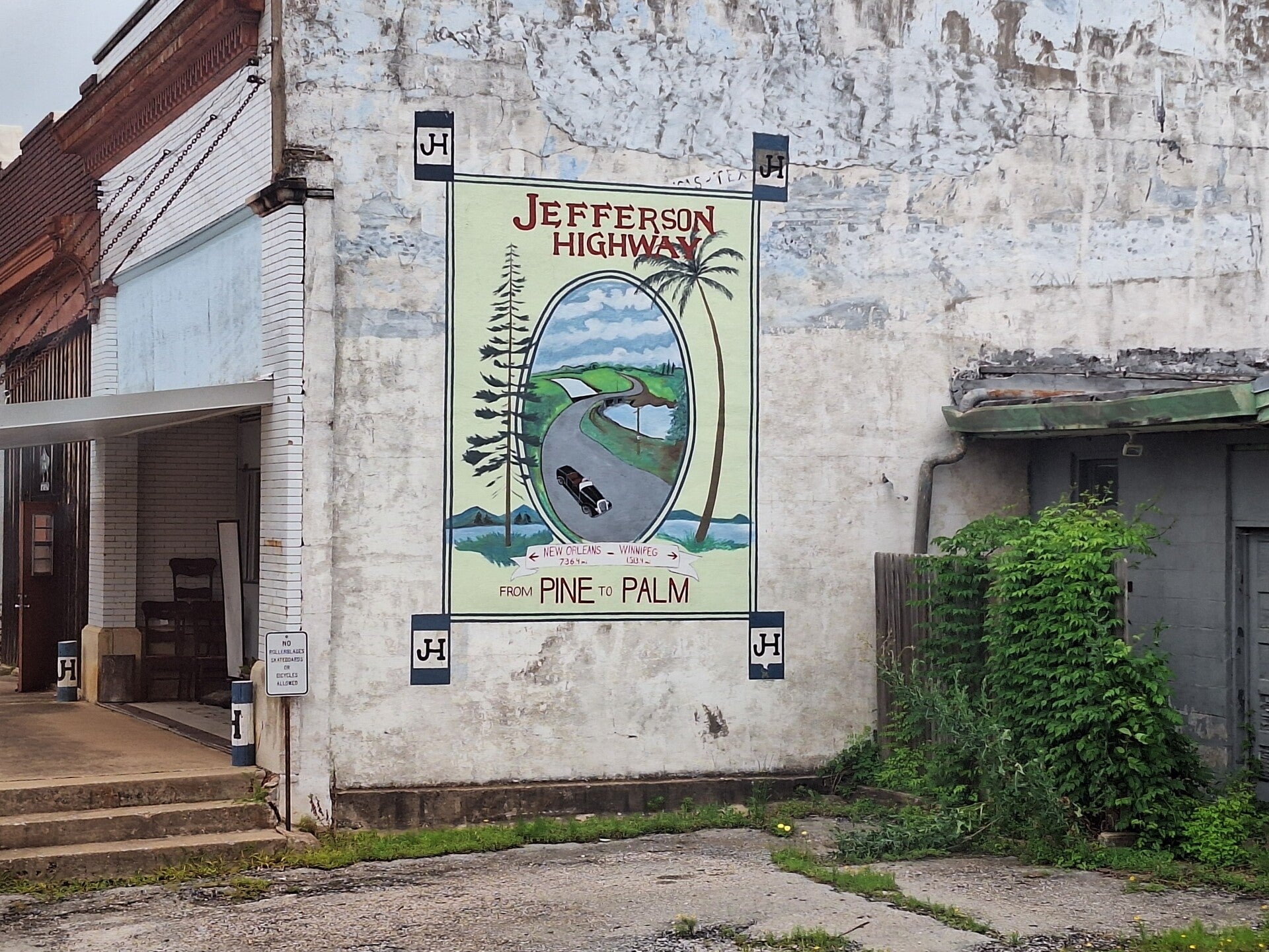 Jefferson Highway Pine to Palm Mural in Oklahoma. Photo by Lisa D Smith