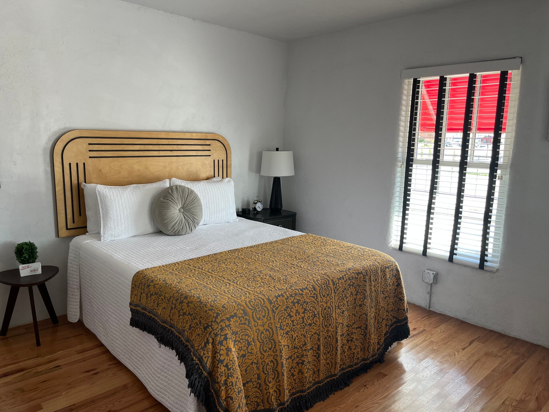 Boots Court Motel Room