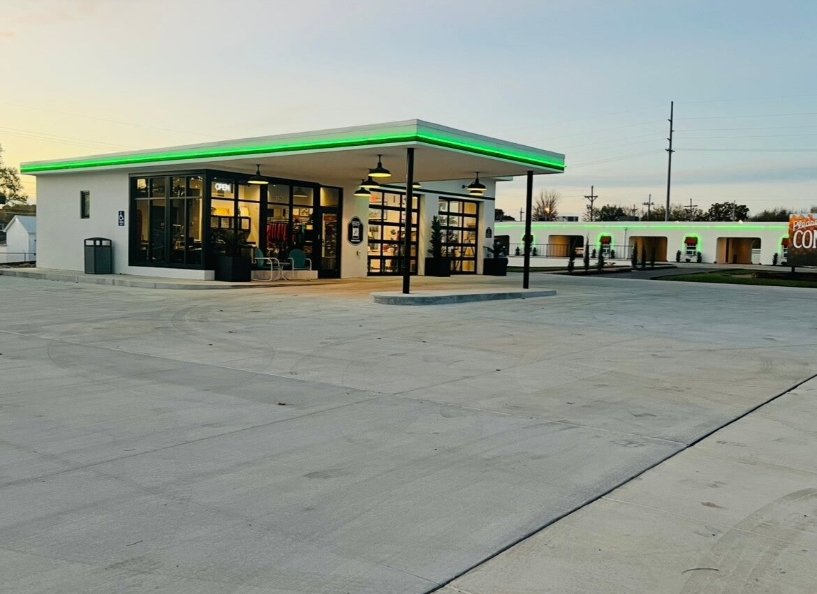 Boots Court Motel - 1940s Charm