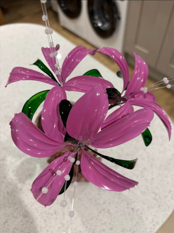 Dipped Resin Easter Lily Flower Workshop - Frid 2nd Apr 2027 - 10:30-12.30 - Sage Coffee House, 3 Oxhill Road, Shirley