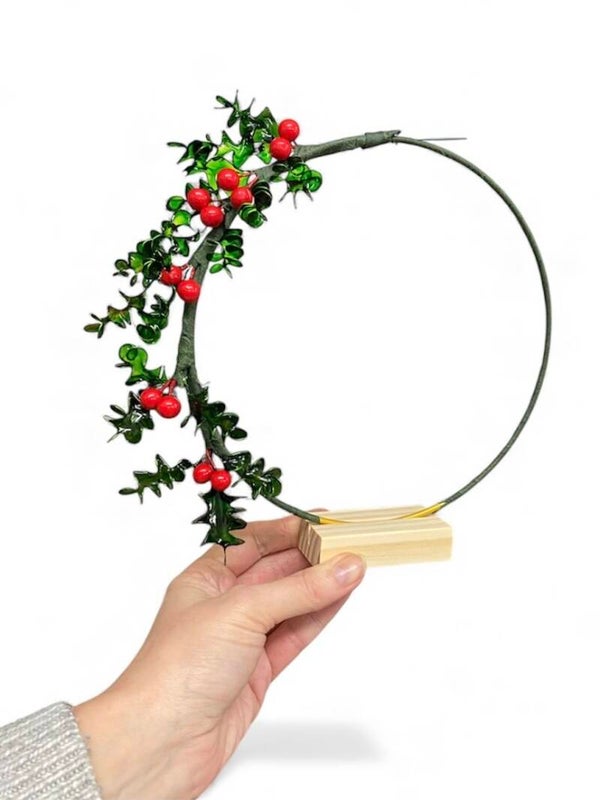 Christmas Holly & Mistletoe Resin Decorations Workshop - Mon 21st December - 10.30am-12.30pm - Lilian’s Tea Room, The Pear Tree & Country Pub, Smite, WR3 8SY