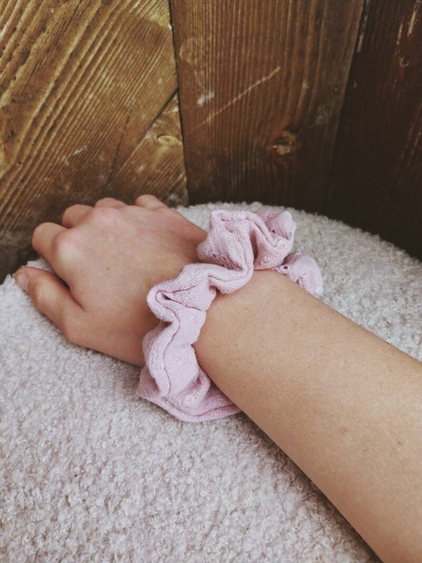 Musselin rosa bestickt