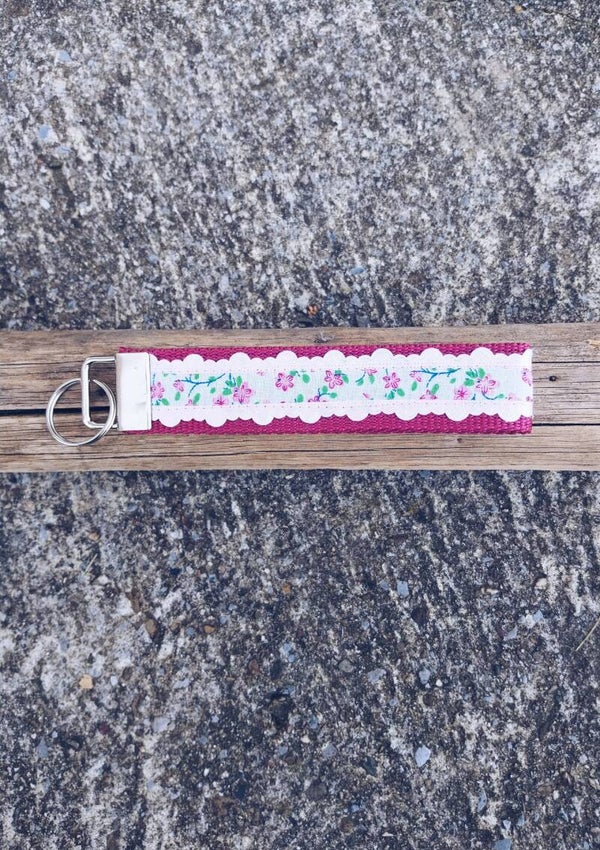 Schlüsselanhänger geblümt pink
