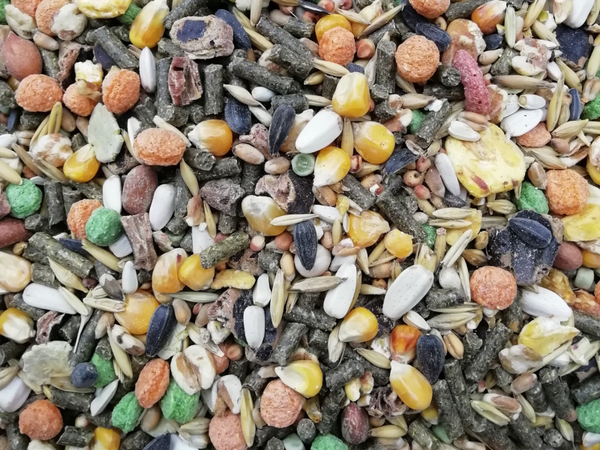 Knaagdierenmengeling met korrel, groenten en vitamine C