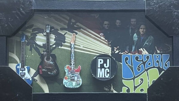 Pearl Jam miniatuur gitaar frame 02