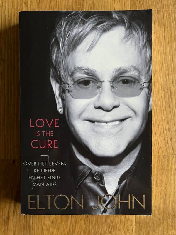 Elton John (boek) - Love is the cure