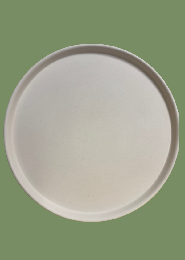 Groot bord rechtopstaande rand