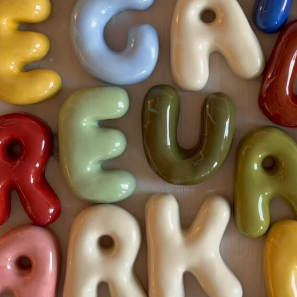 Handopbouw: naam in bubbelletters maken - zondagvoormiddag 22/3