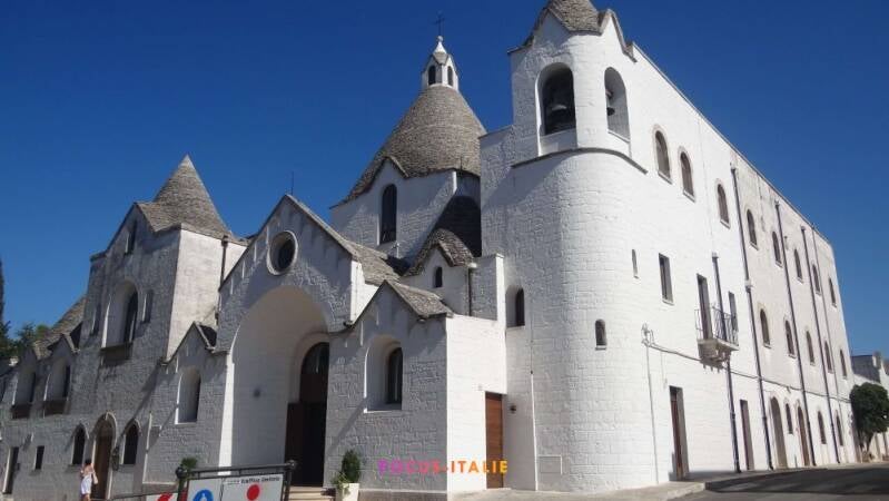 Église Sant'Antonio, Alberobello, Pouilles, style trullo